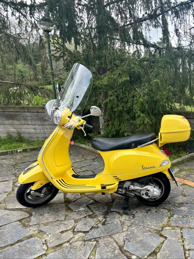 Vespa LX 125 M44 VAR. 3 vers. 00 euro 3 Yellow - 1