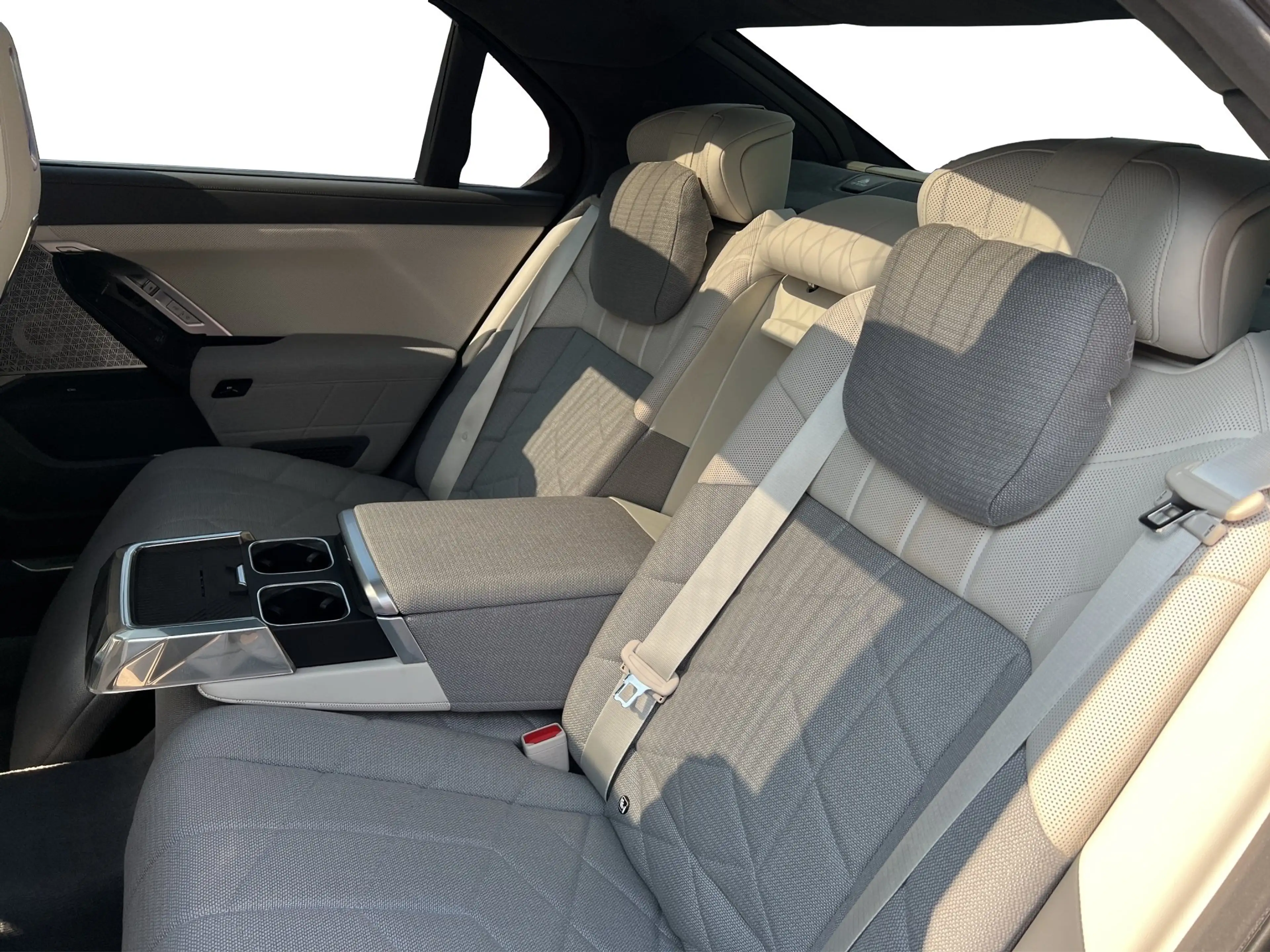 BMW i7 xDrive60 M Sportpaket — photo 8