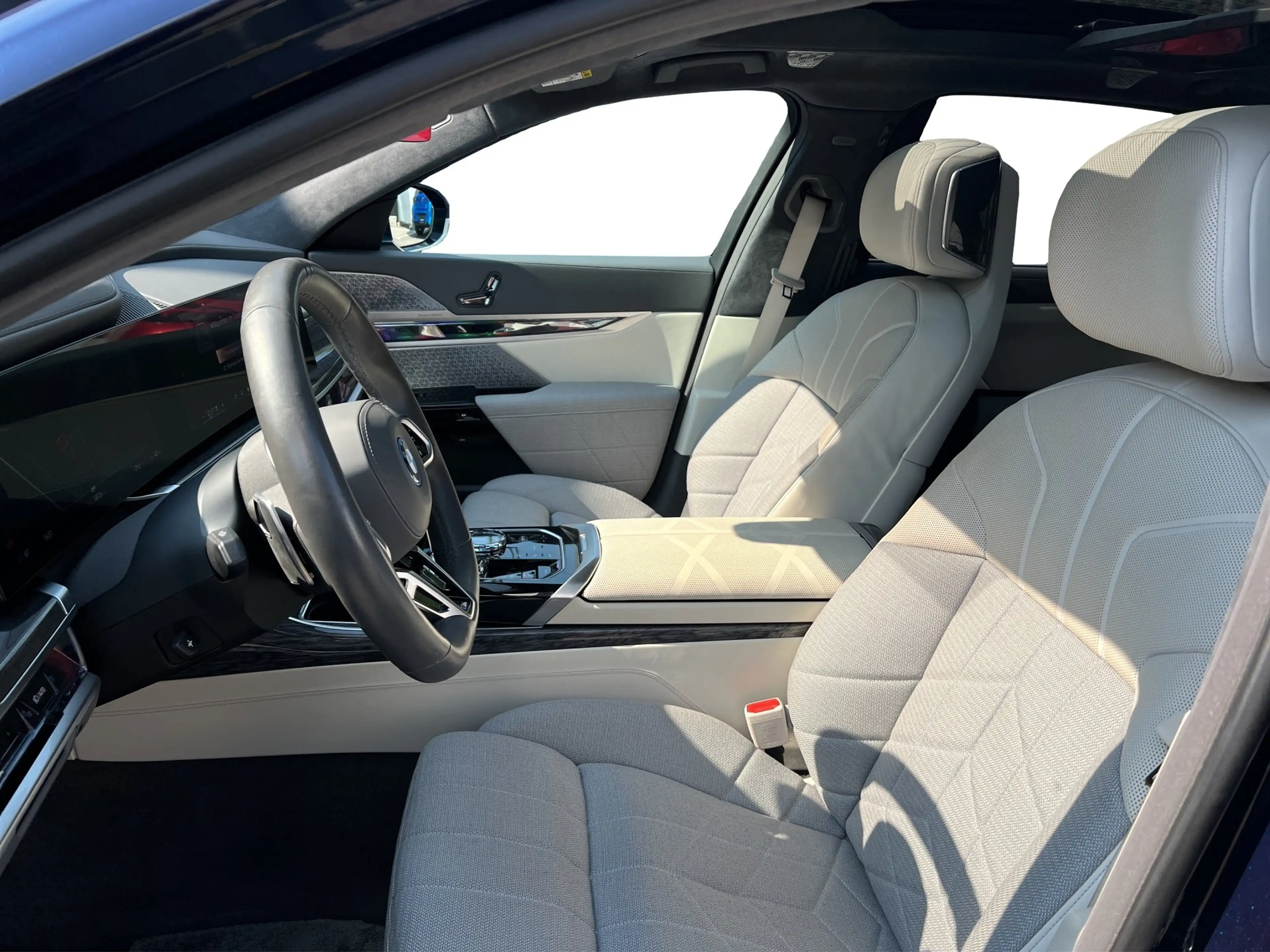 BMW i7 xDrive60 M Sportpaket — photo 7