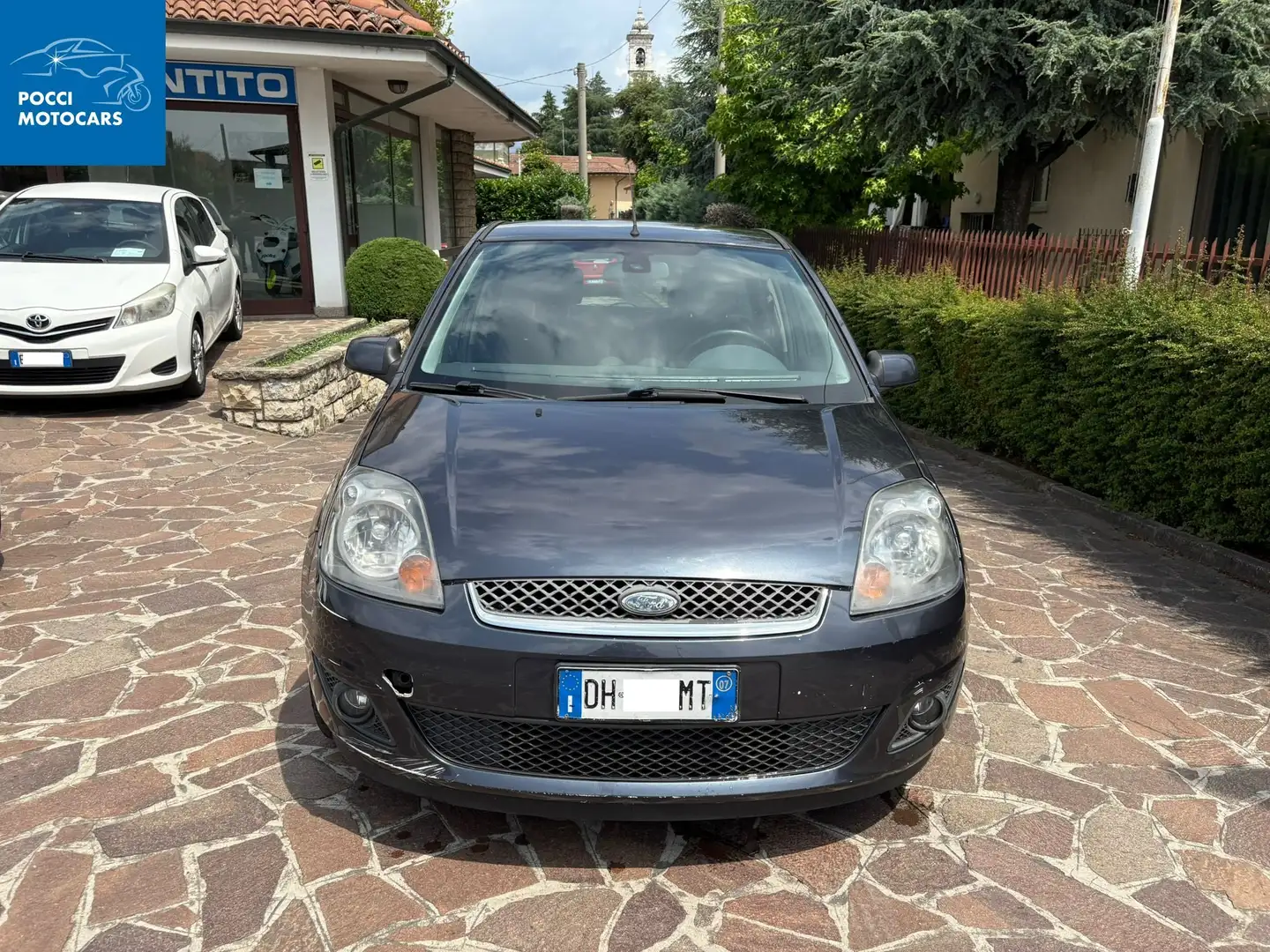 Ford Fiesta Fiesta 5p 1.4 tdci Ghia Gris - 2