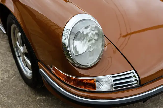 Porsche 911 view 9