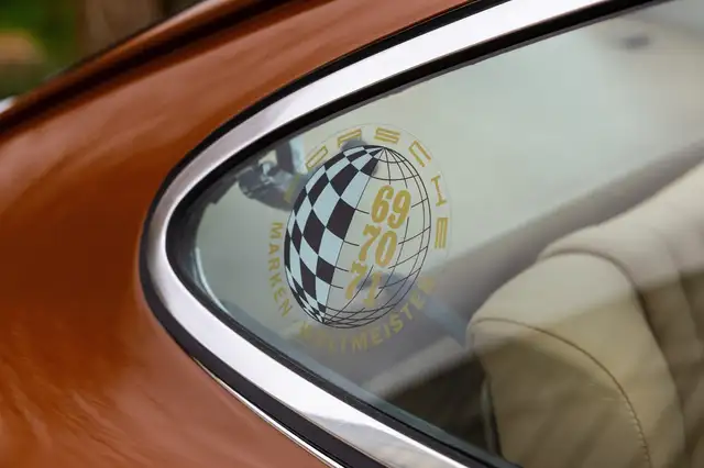 Porsche 911 view 13