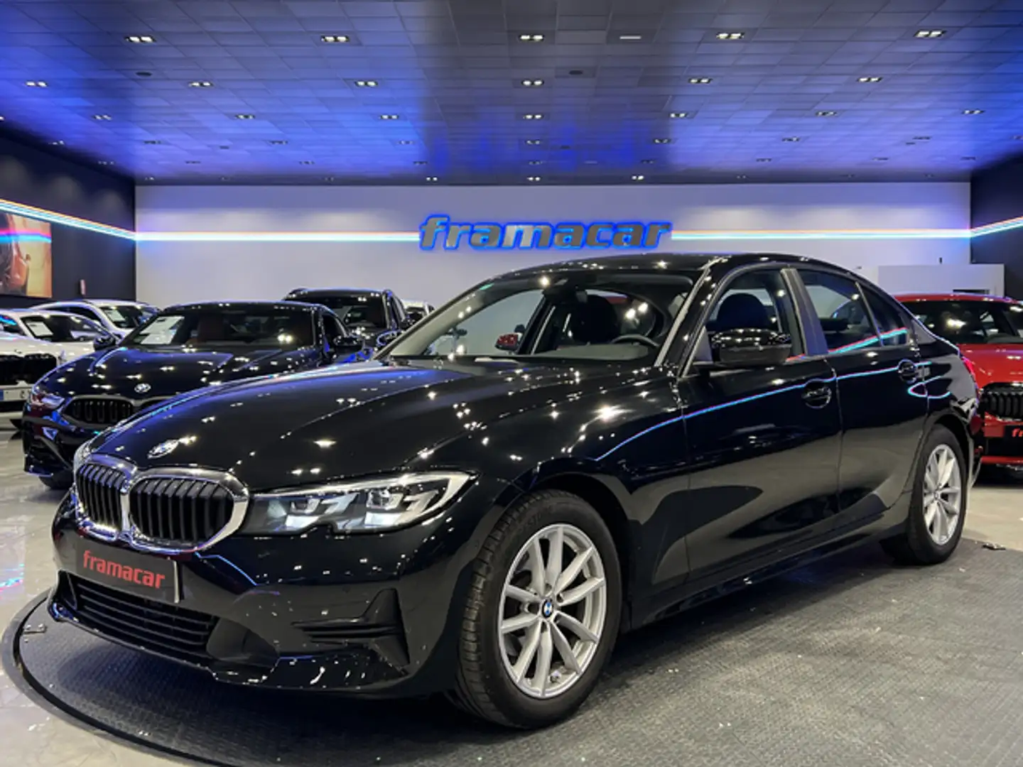BMW 318 318dA Negro - 1