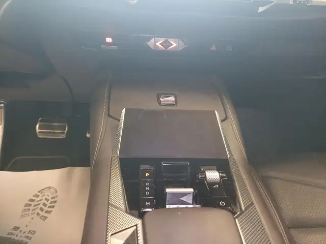 DS Automobiles DS 4 view 14