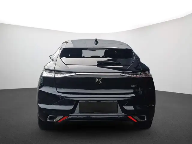 DS Automobiles DS 4 view 4