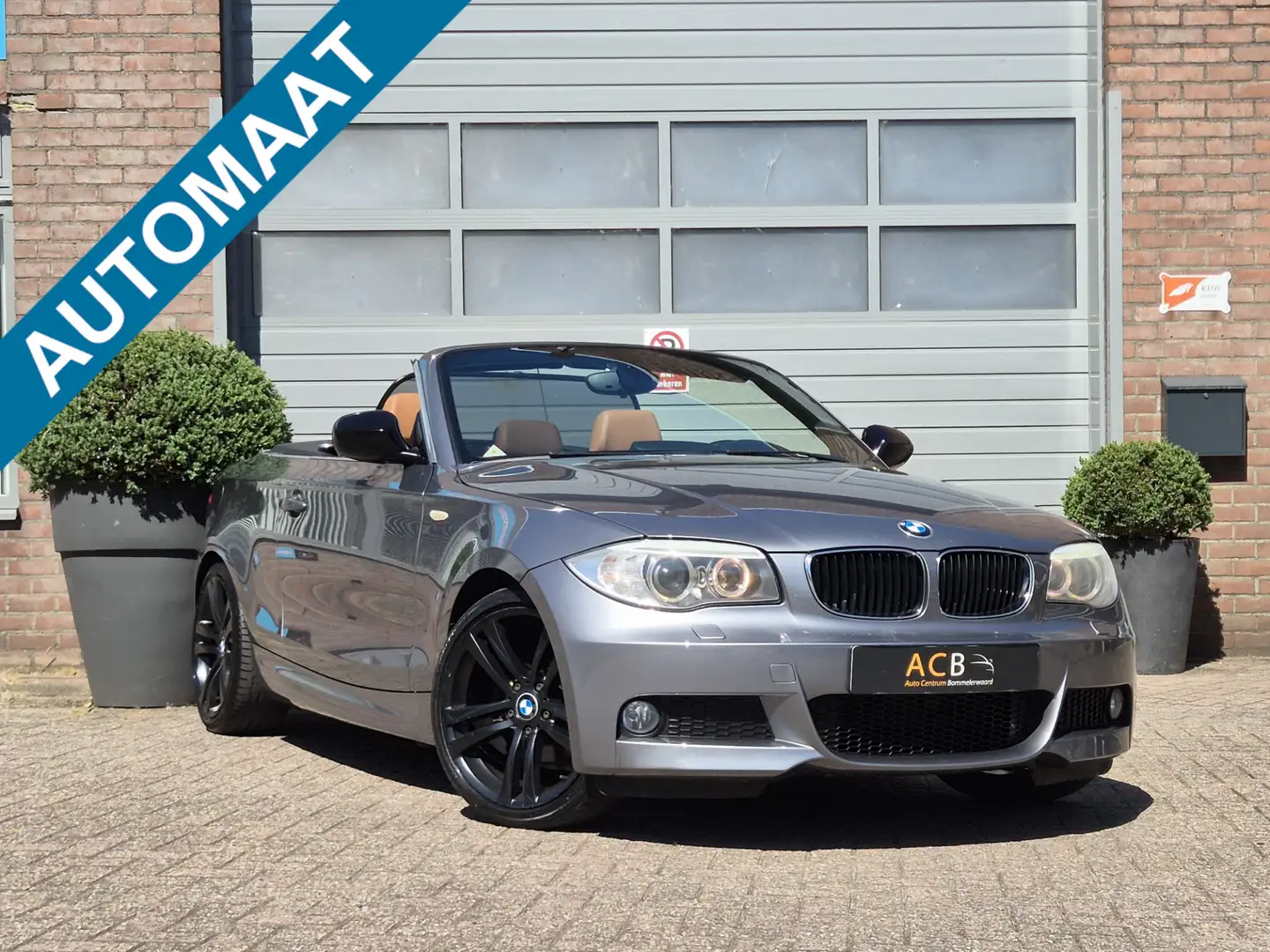 BMW 118 1-serie Cabrio 118i M Sport Edition Leder / Naviga Grijs - 1