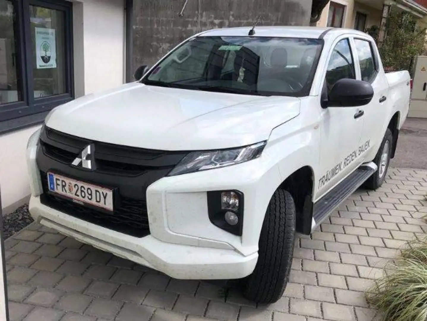 Mitsubishi L200 DI-D HP 4WD Doppelkabine Work Edition Aut. White - 1