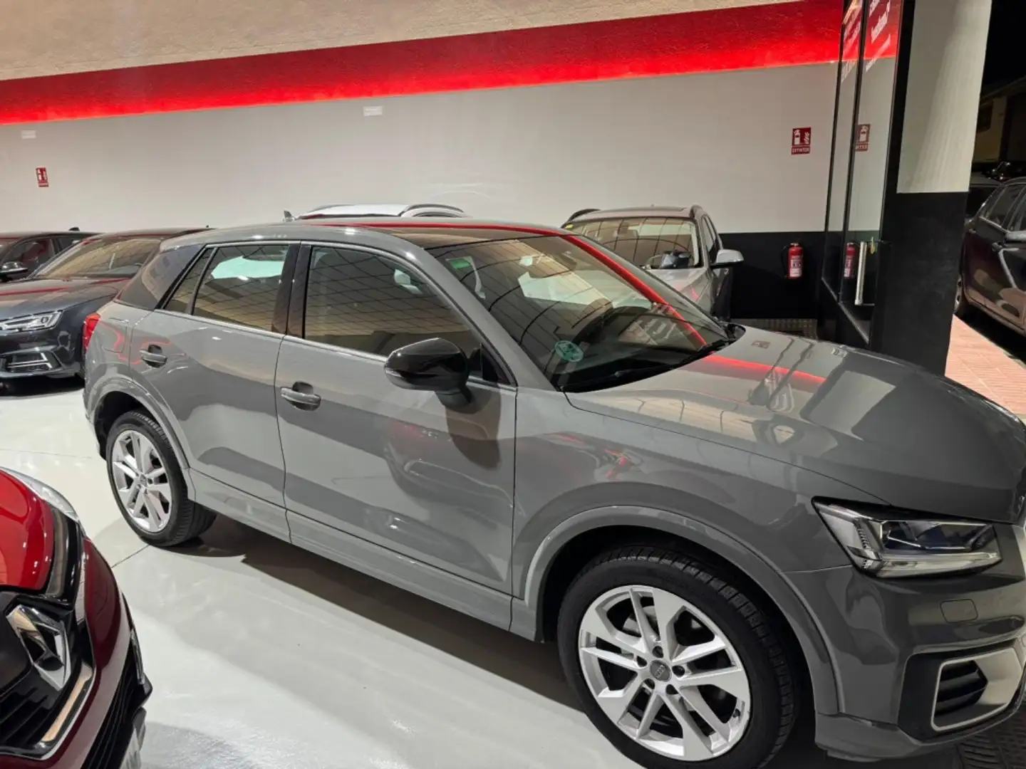 Audi Q2 2.0TDI Sport edition Q. S tronic 140kW Gris - 2