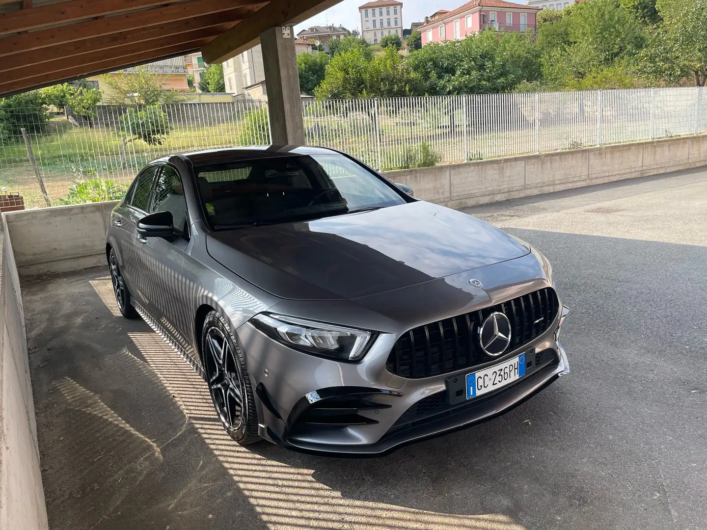 Mercedes-Benz A 180 D Premium auto, AMG 35 Facelift Sedan. Grigio - 2