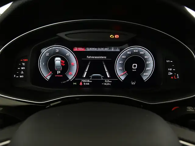 Audi Q7 view 12