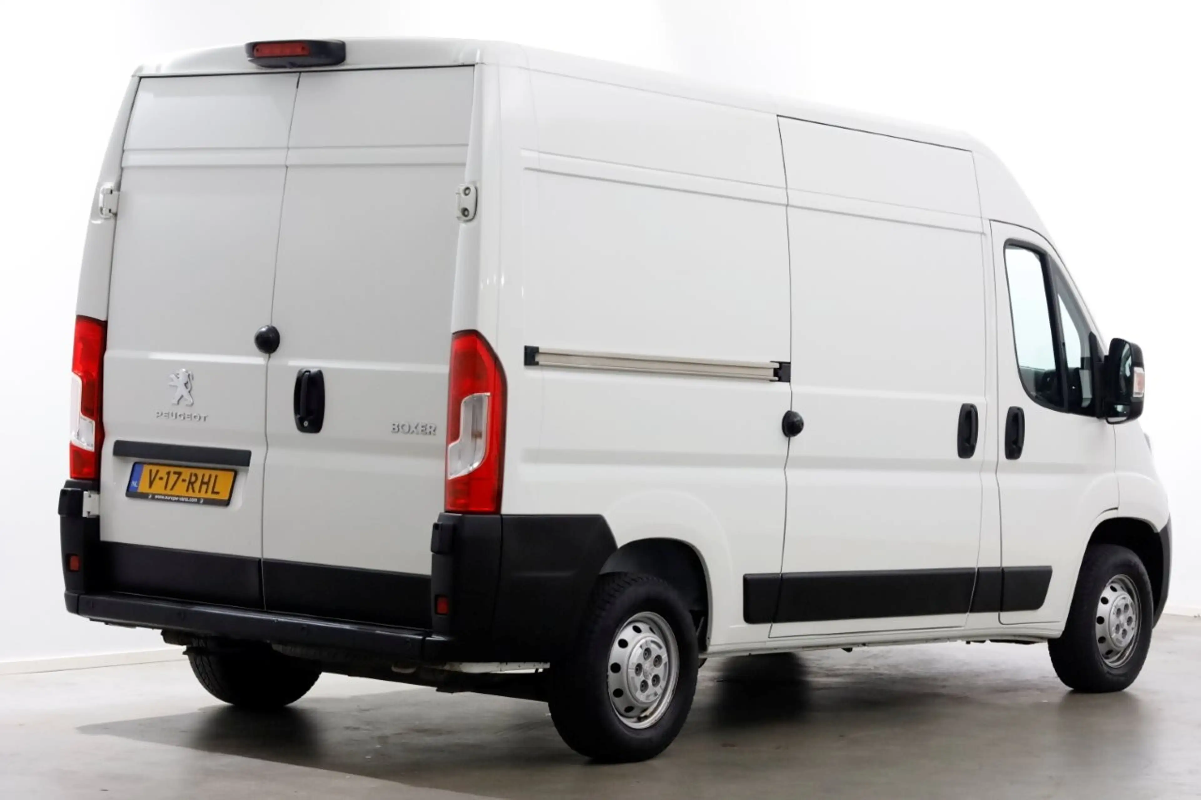 Peugeot Boxer 2.2 BlueHDi 120pk L2H2 Airco/Navi/Inrichting 07-20 — photo 2