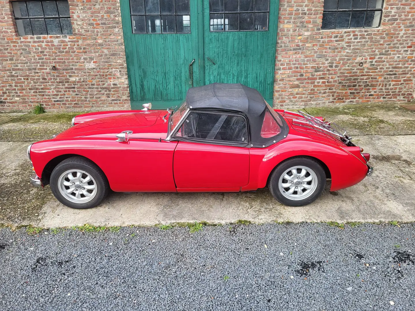 MG MGA 1600 Roadster 1,8 MGB Motor Červená - 2