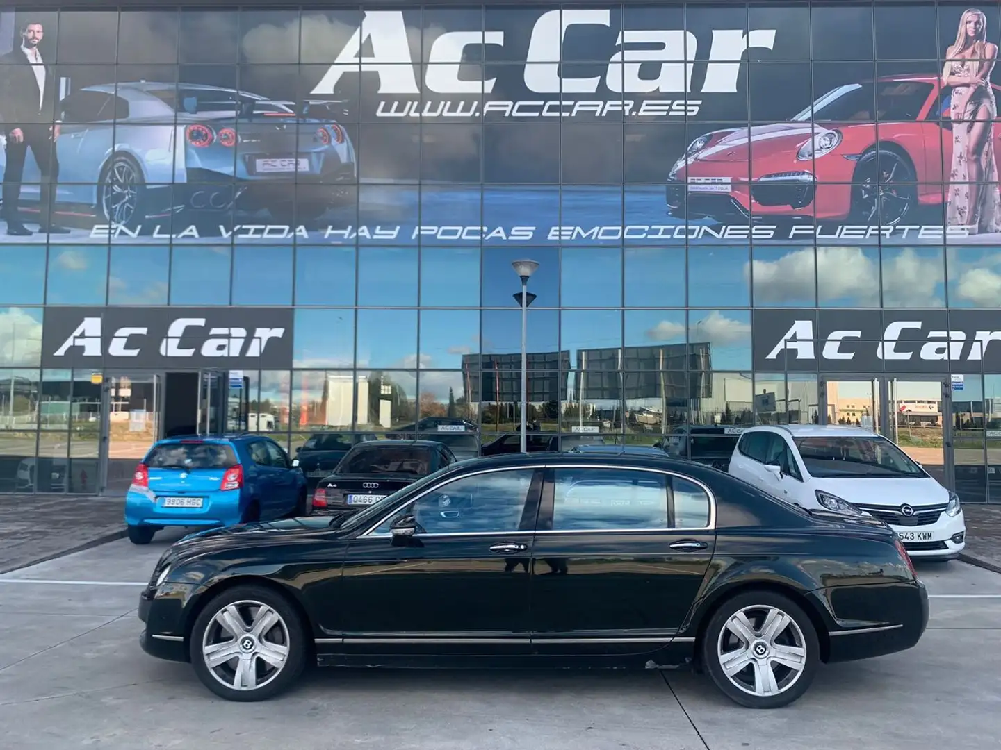 Bentley Flying Spur Mulliner 625 Negro - 1