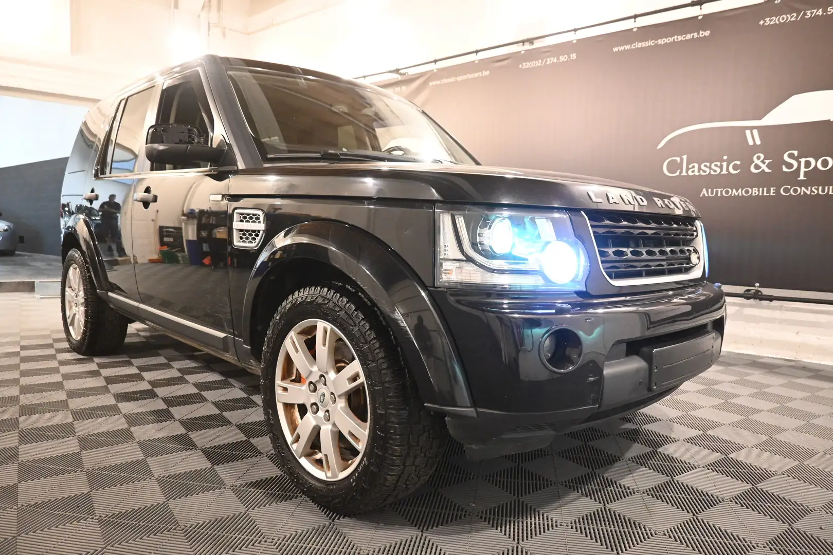 Land Rover Discovery 4 3.0 TdV6 HSE EURO 5 / FACELIFT / ENGINE PROBLEM Zwart - 2