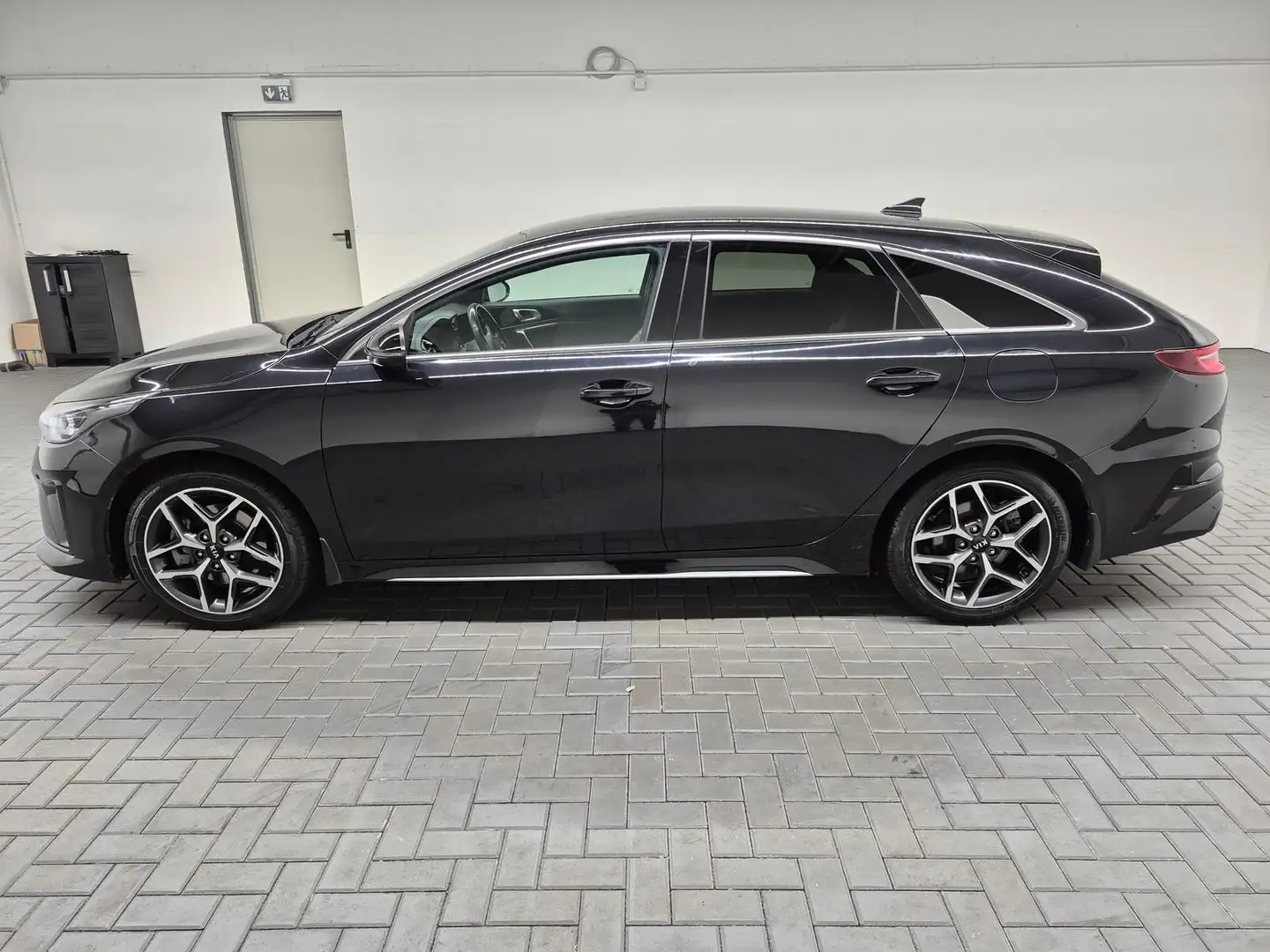 Kia ProCeed / pro_cee'd ProCee'd GT-Line LED/Navi/JBL/AHK/SHZ/Kam/17-LM Schwarz - 2