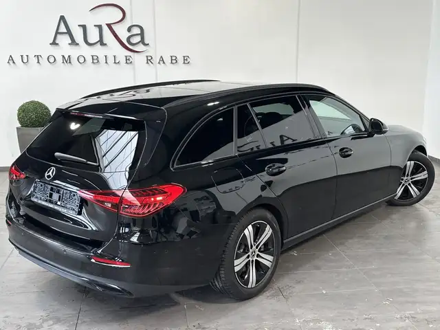 Mercedes-Benz C-Class view 5