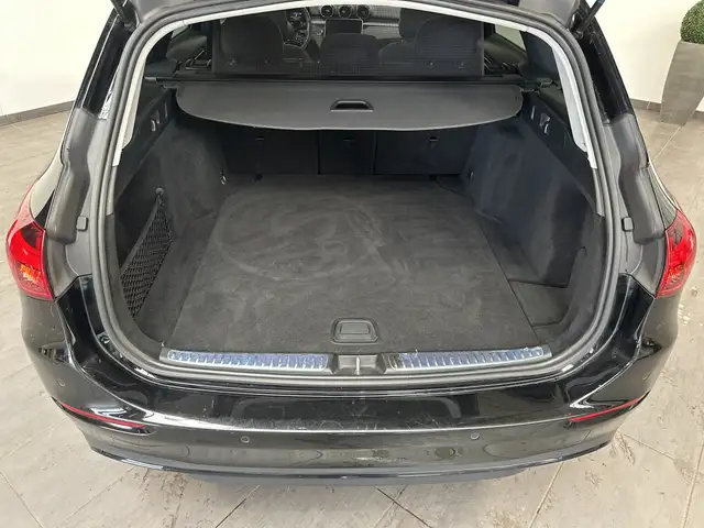Mercedes-Benz C-Class view 6