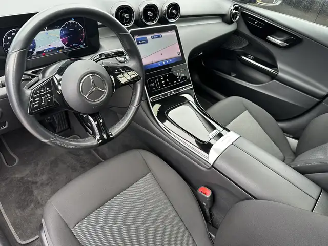 Mercedes-Benz C-Class view 9