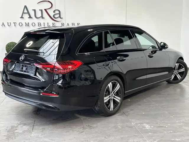 Mercedes-Benz C-Class view 4