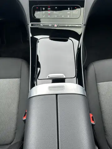 Mercedes-Benz C-Class view 14