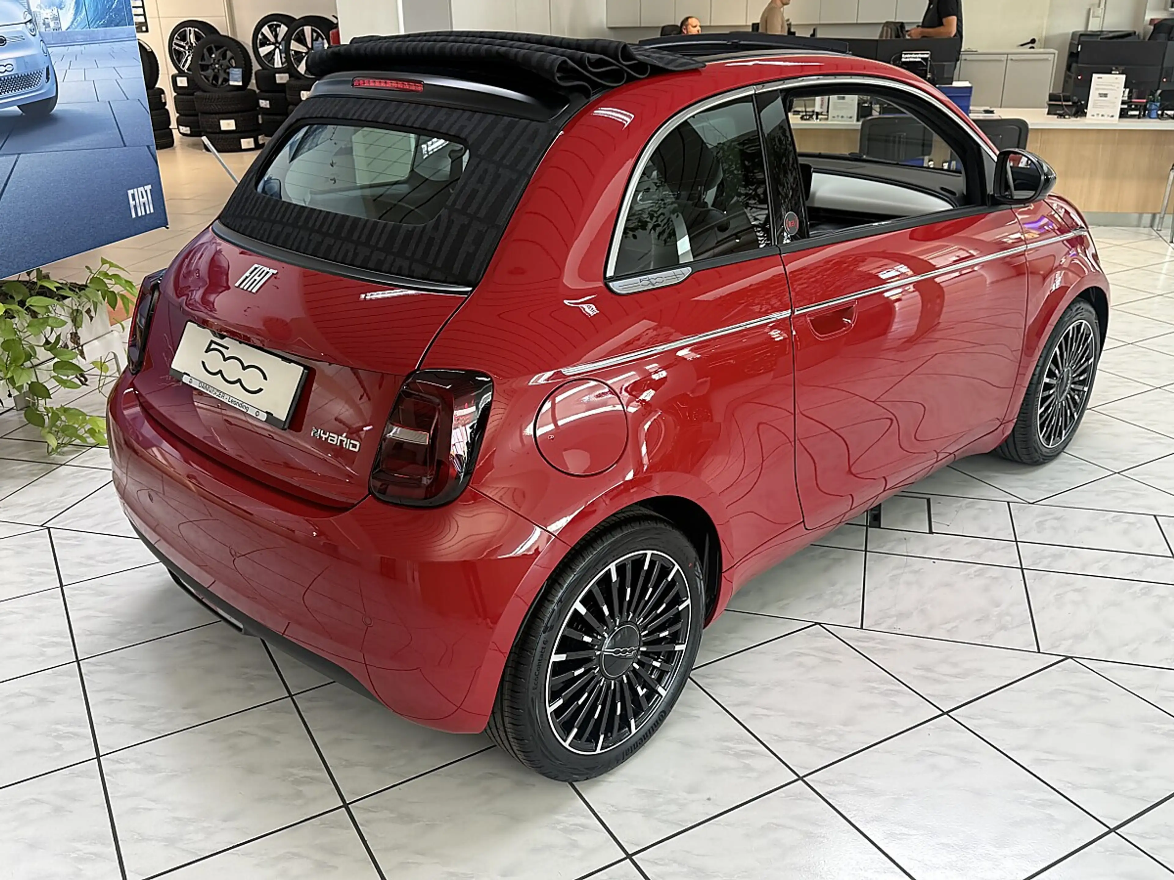 Fiat 500C Cabrio Hybrid La Prima — photo 4