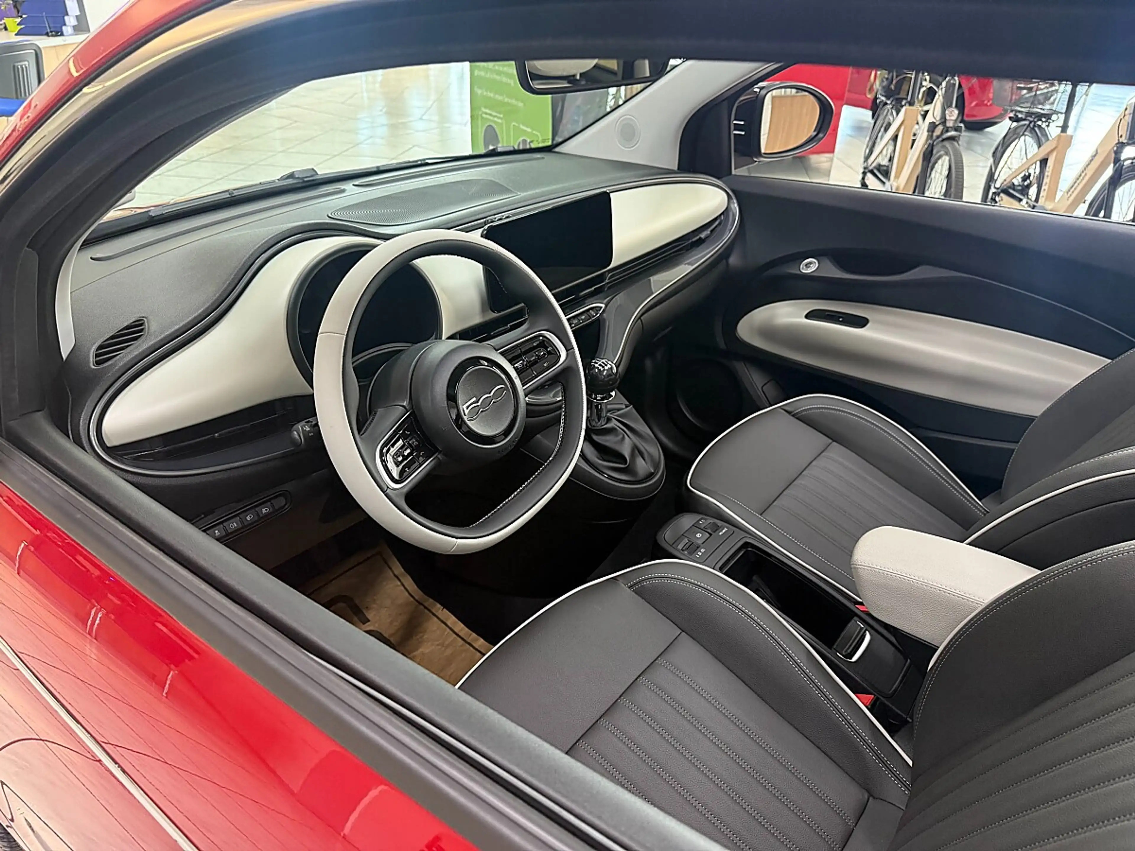 Fiat 500C Cabrio Hybrid La Prima — photo 6