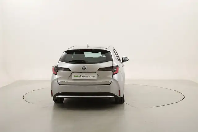 Toyota Corolla view 4