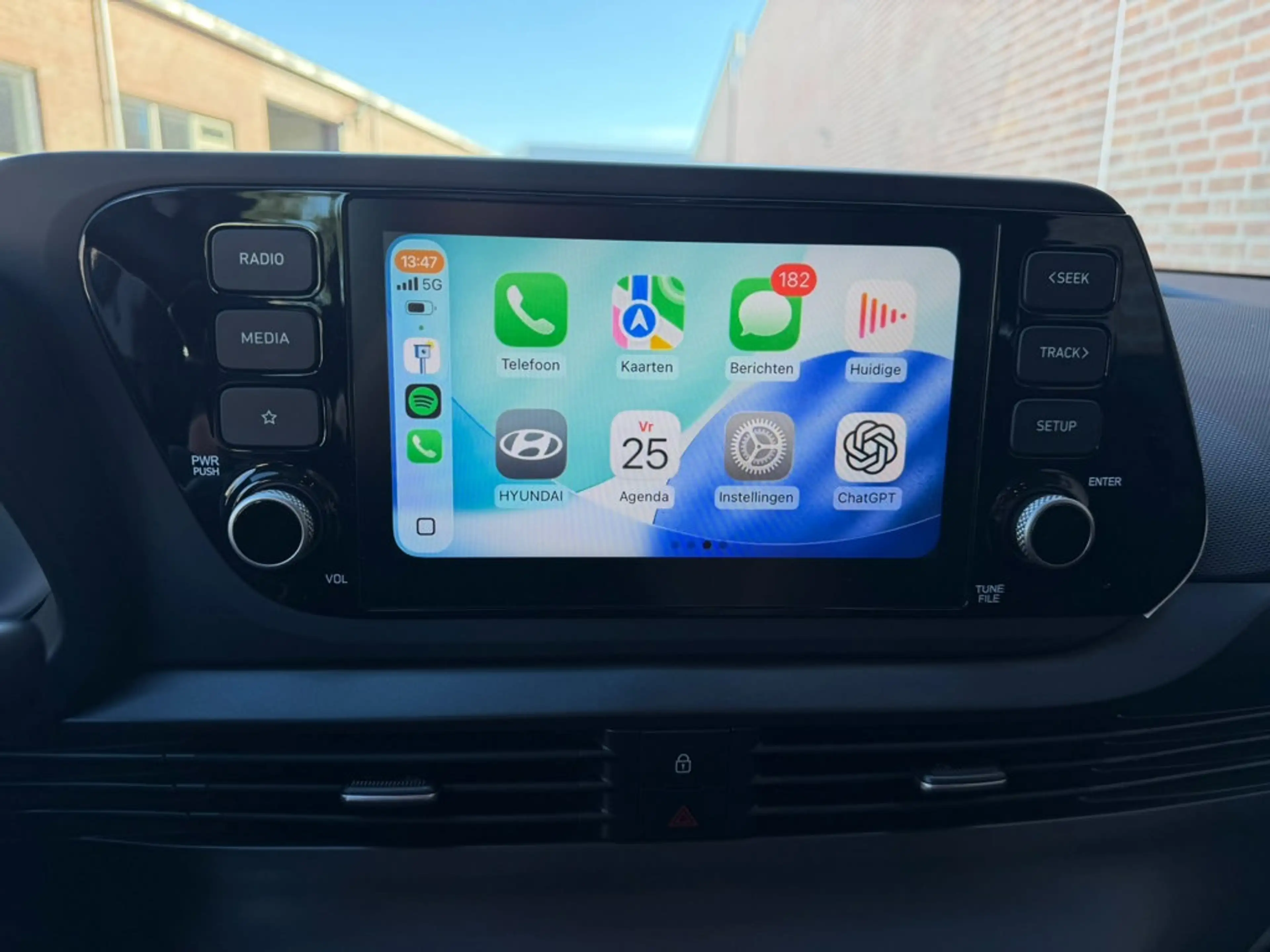 Hyundai i20 1.0 T-GDI Comfort Smart Cruise-control Airco Carpl — photo 10