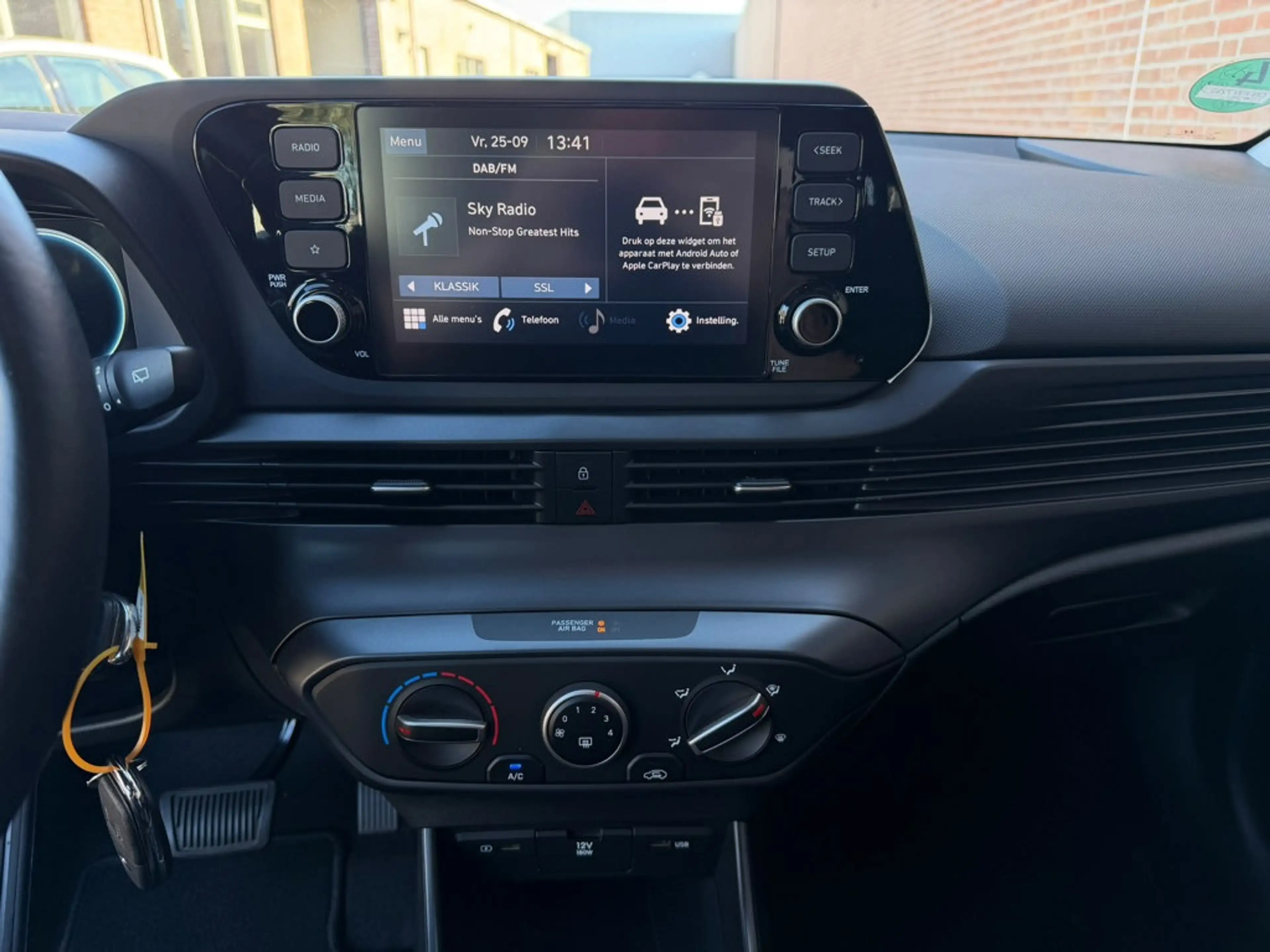 Hyundai i20 1.0 T-GDI Comfort Smart Cruise-control Airco Carpl — photo 12