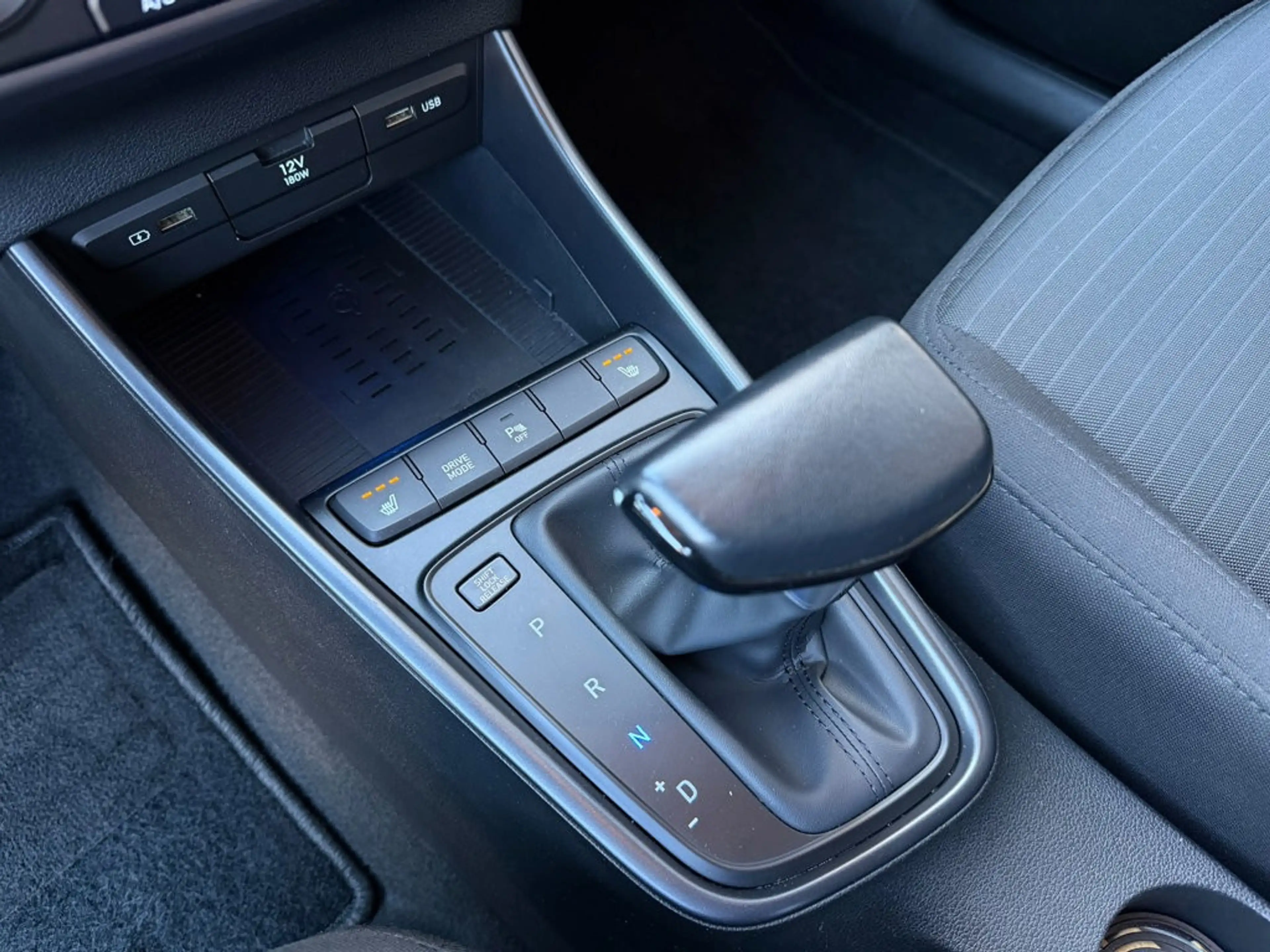 Hyundai i20 1.0 T-GDI Comfort Smart Cruise-control Airco Carpl — photo 13