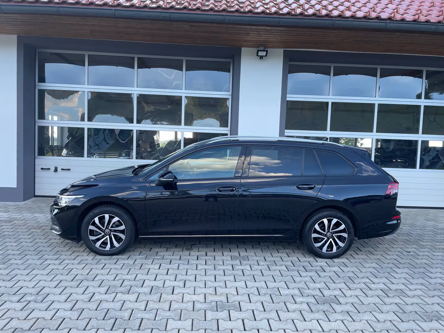 Volkswagen Golf Variant Active 2,0 TDI *AHV*DIGITAL*ACC*APP*PDC*NAVI* Schwarz - 2
