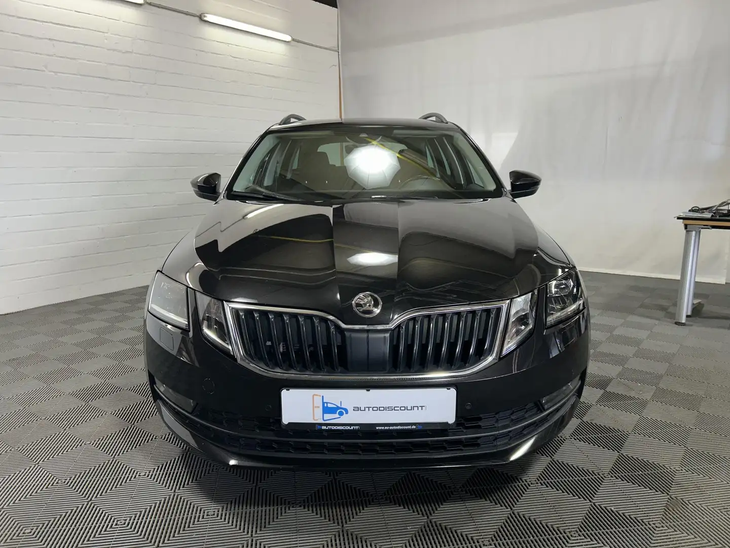 Skoda Octavia Combi 2.0 TDI DSG Soleil NAVI ACC LED SHZ 1.Han... Noir - 2