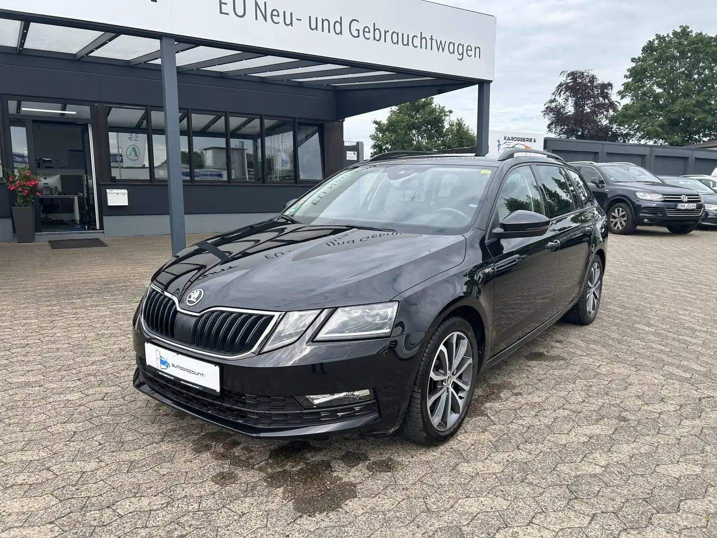 Skoda Octavia Combi 2.0 TDI DSG Solei Navi ACC LED SHZ 1Hand ... Noir - 1