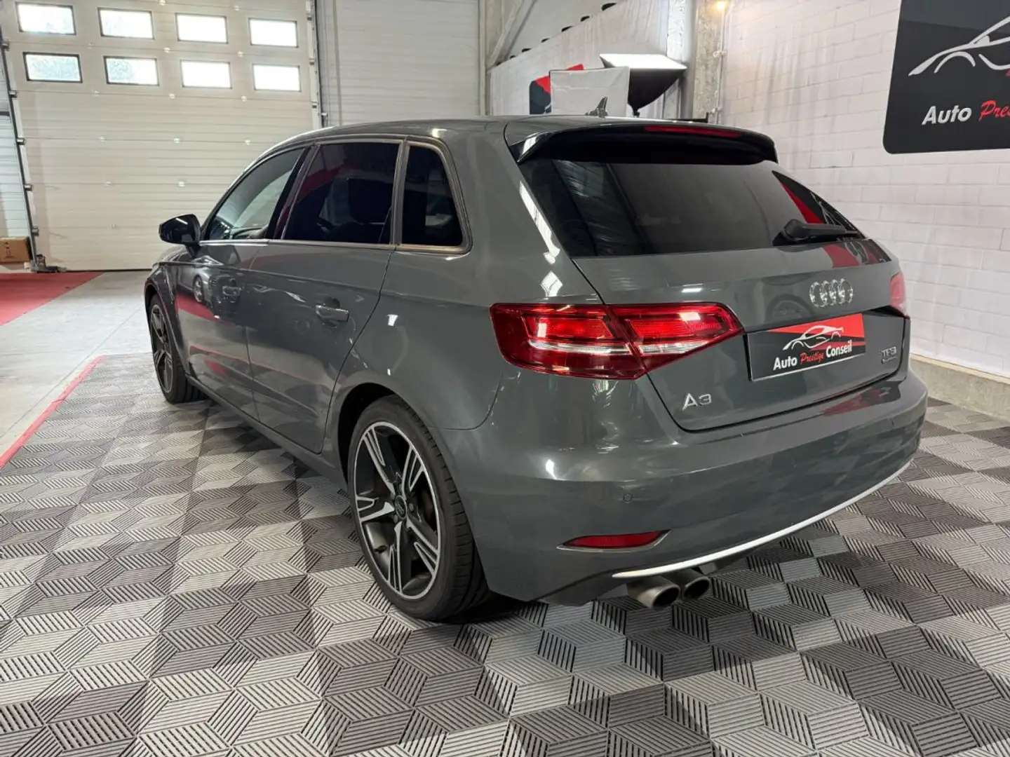 Audi A3 2.0 TFSI 190 S tronic Quattro Design - 2