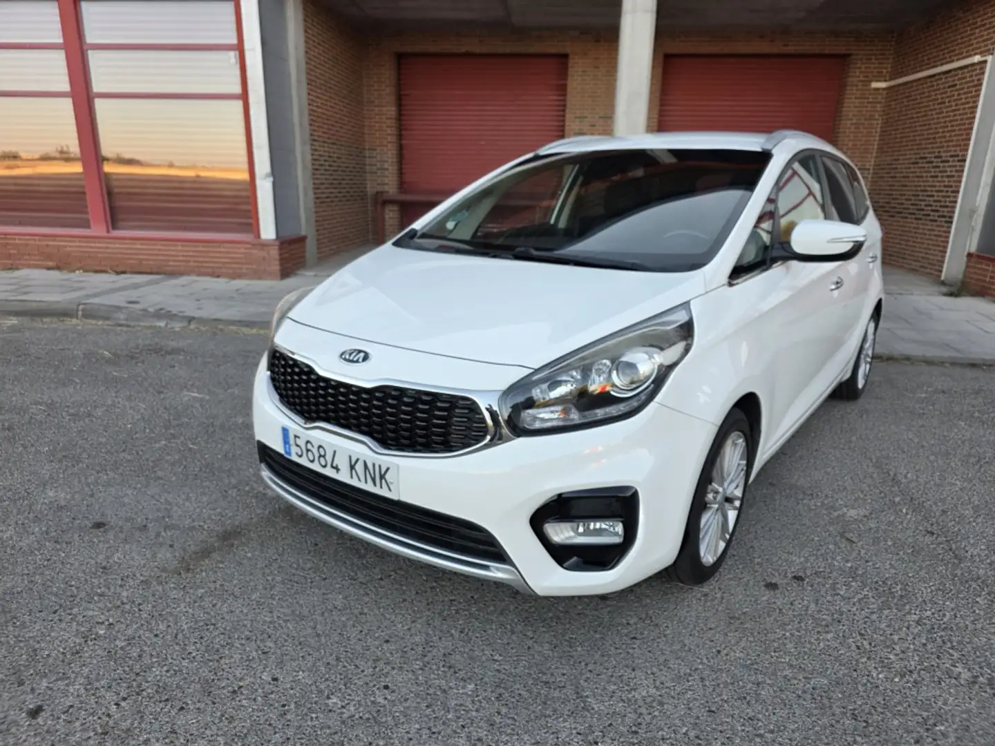 Kia Carens 1.6 GDi Concept 135 Blanc - 2