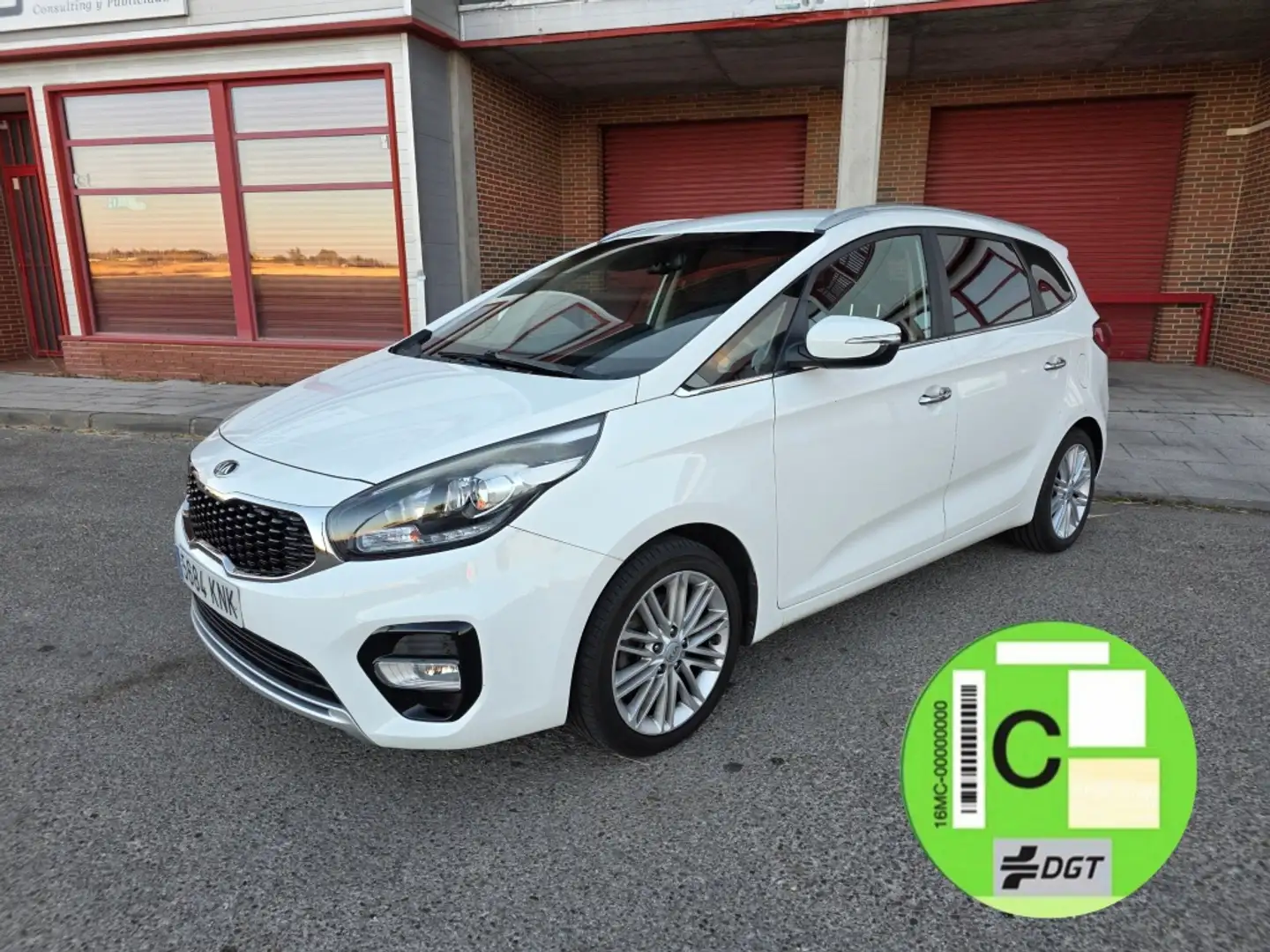 Kia Carens 1.6 GDi Concept 135 Blanc - 1
