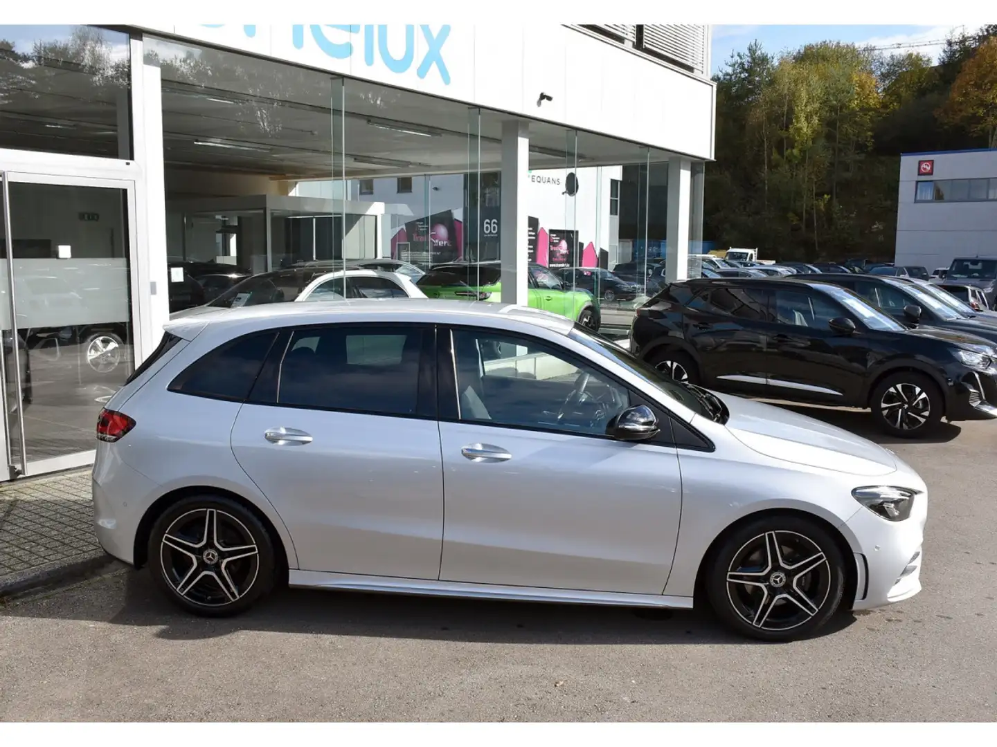 Mercedes-Benz B 180 AMG Line 7G GPS LANE PARK CAM KEYLESS ATT RMQ 1° M Argent - 2