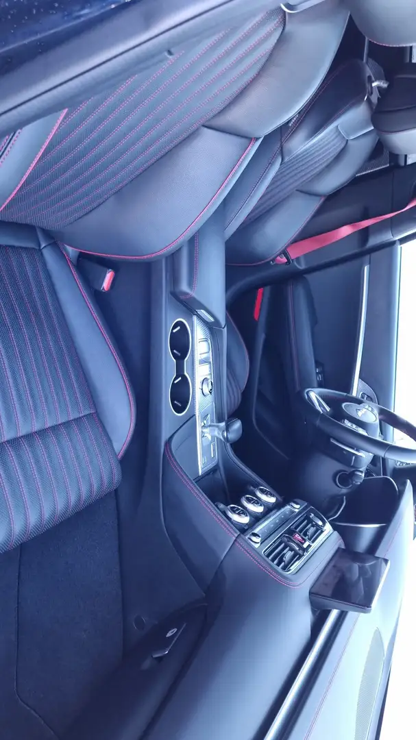 Genesis G70 2.0T Plus RWD 8AT Sport - 2