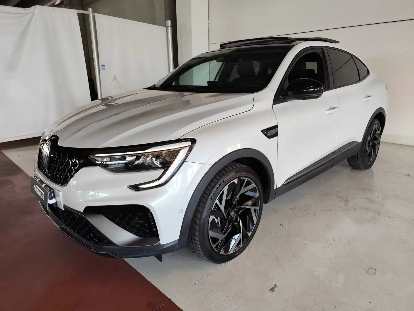 Renault Arkana 2023 1.6 E-Tech full hybrid Esprit Alpine 145cv Bianco - 2