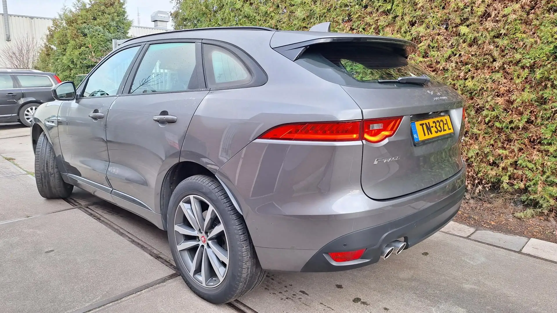 Jaguar F-Pace 2.0 Portfolio AWD 20d Grijs - 2