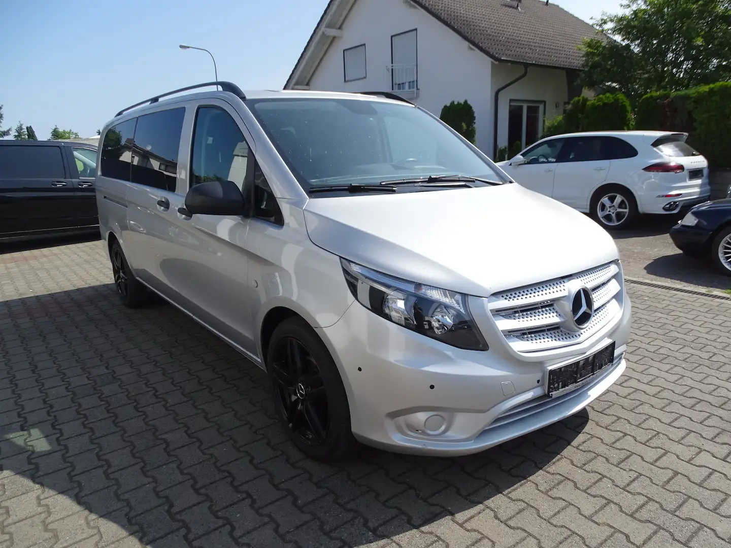 Mercedes-Benz Vito 116 CDI Pro extralang, Navi, AHK, Movaso Liegebett Argent - 1