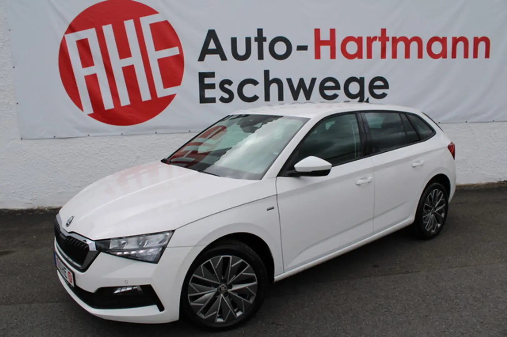 Skoda Scala 1.5 TSI Clever Business 17" PDC Sitzhz DAB Weiß - 1