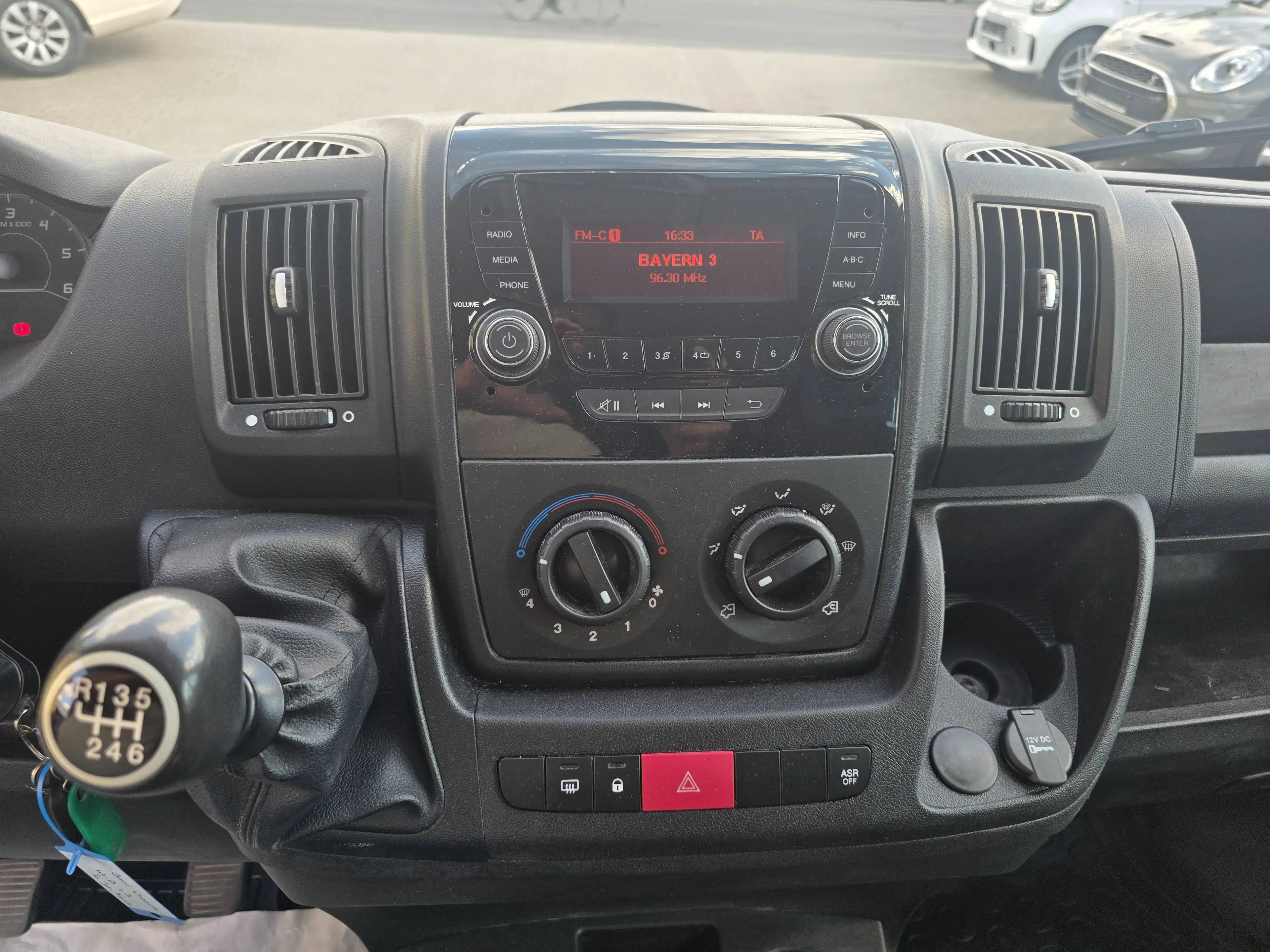 Peugeot Boxer 335 L3 BlueHDi 140 Stop — photo 14