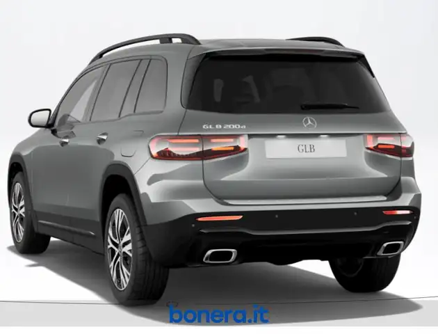 Mercedes-Benz GLB view 3