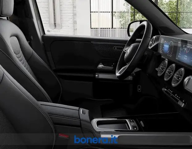 Mercedes-Benz GLB view 7