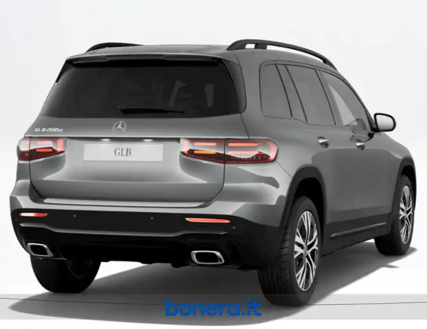 Mercedes-Benz GLB view 4