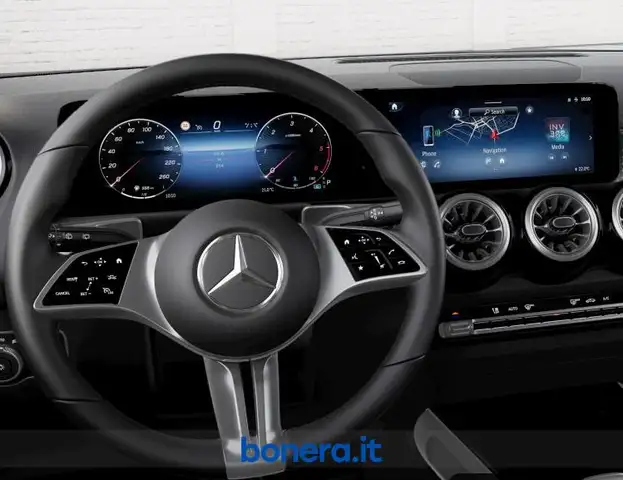 Mercedes-Benz GLB view 5