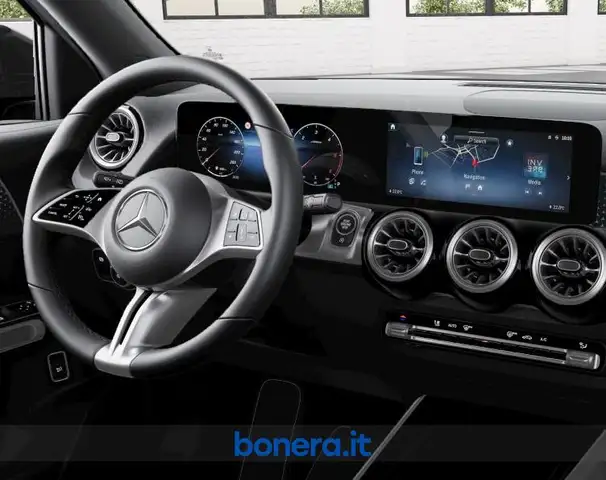 Mercedes-Benz GLB view 6