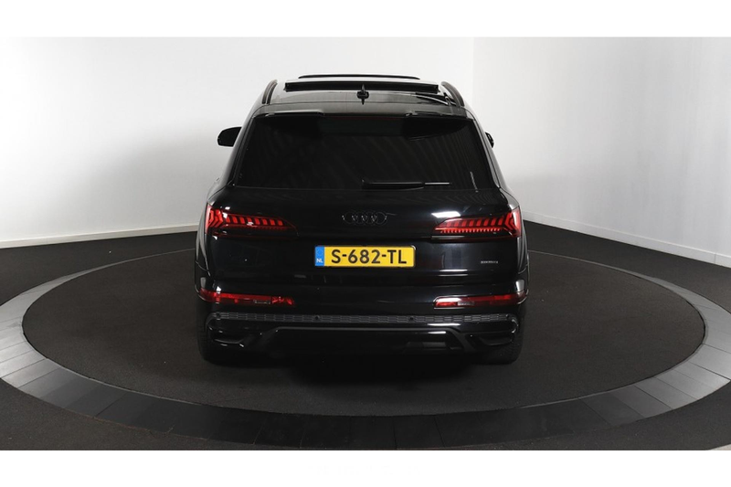 Audi Q7 60 TFSI e Quattro Pro Line S Competition — photo 5