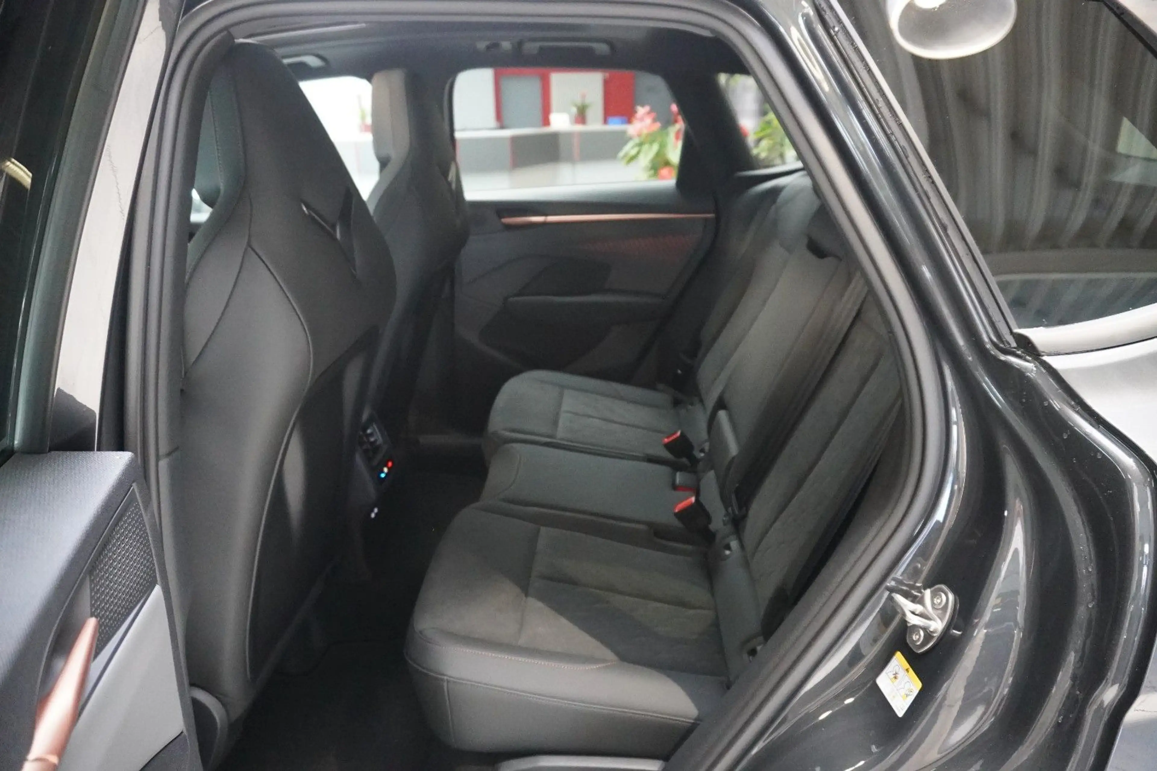 CUPRA Terramar 1.5 eTSI DSG*AHK*PANO*HEADUP*20ZOLL*360 — photo 10